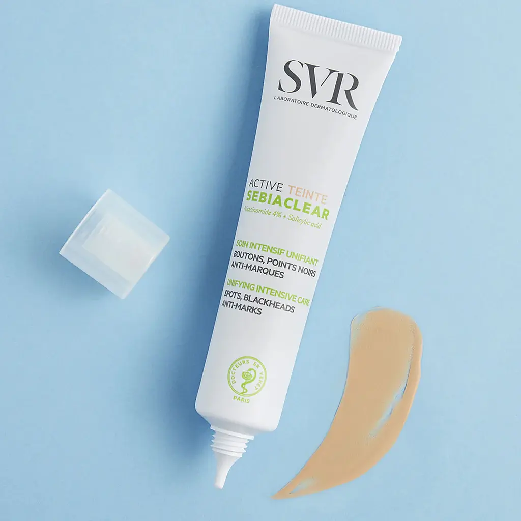 1.1-Sebiaclear-ActiveTeinte-1004717-SVR-Unifiezetmatifiezvotrepeauaveccegelactifteinteanti-imperfections.webp