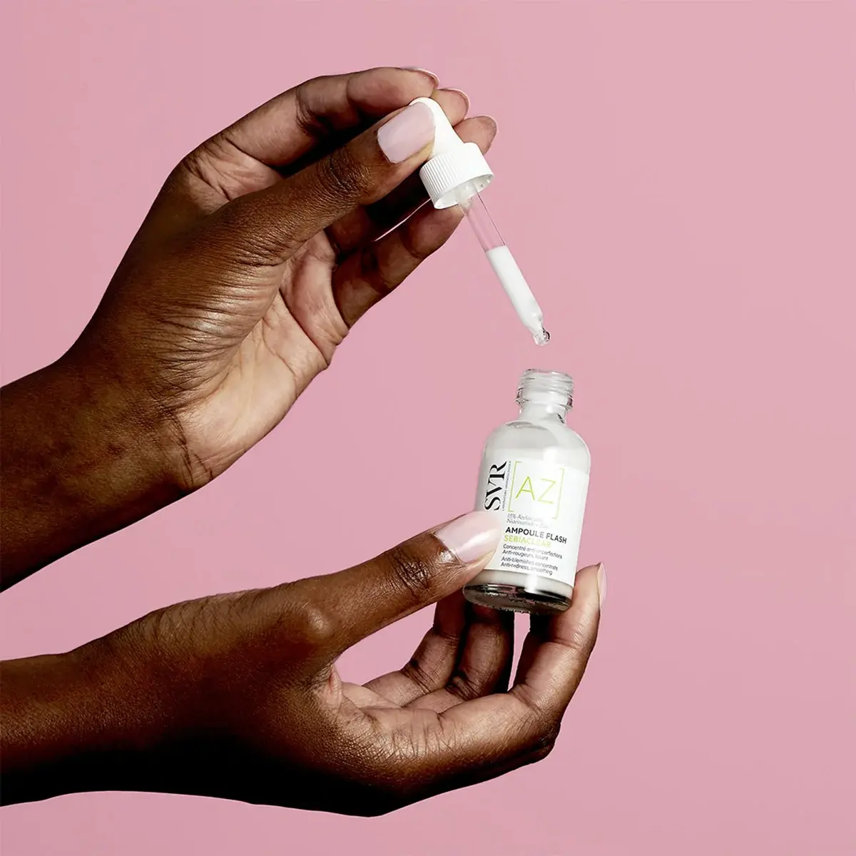 1.1-Sebiaclear-Ampoule_Flash-1004G16-SVR-Purifiez_et_illuminez_votre_peau_instantanement_avec_cette_ampoule_eclat.webp