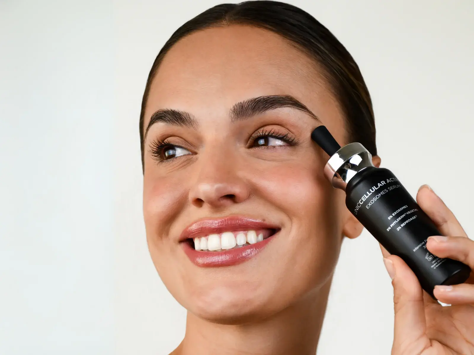 UNICCELLULAR_ACTIVE_SERUM_IMAGENES_WEB_SECCION_2_-_1.webp