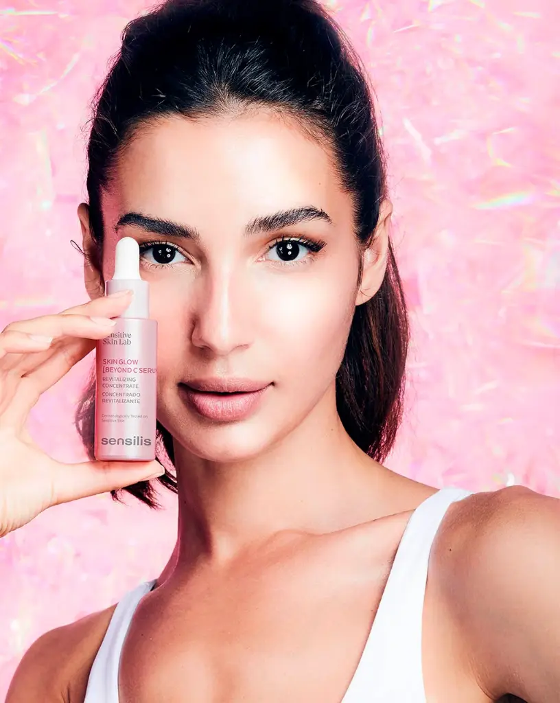 GLOWSERUM_MDL_990bc10b-7a43-42b6-a9a3-7d79492db319_1200x.webp